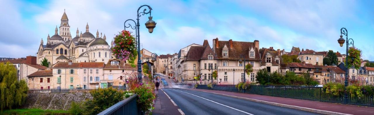 Logis 8 St Front Gite Urbain Périgueux Dış mekan fotoğraf