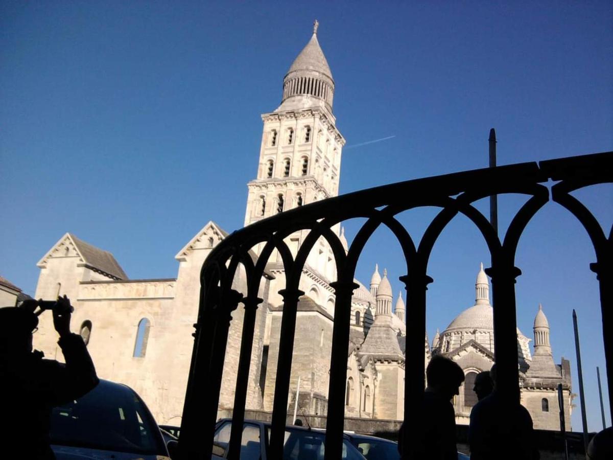 Logis 8 St Front Gite Urbain Périgueux Dış mekan fotoğraf